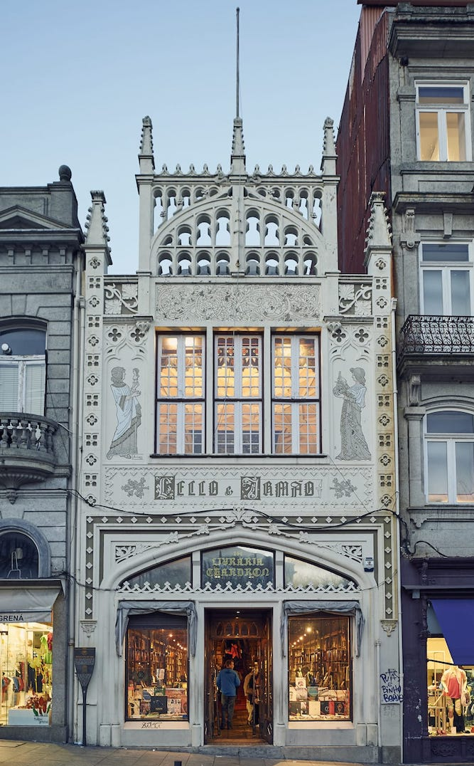 a retail marketing strategy storefront example by Livraria Lello